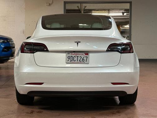 2022 Tesla Model 3 Standard Range