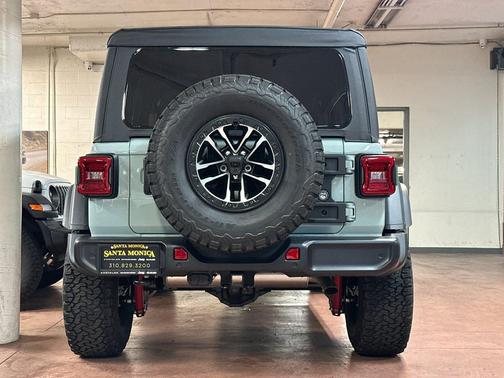 Earl Clearcoat 2026 Jeep Wrangler Willys