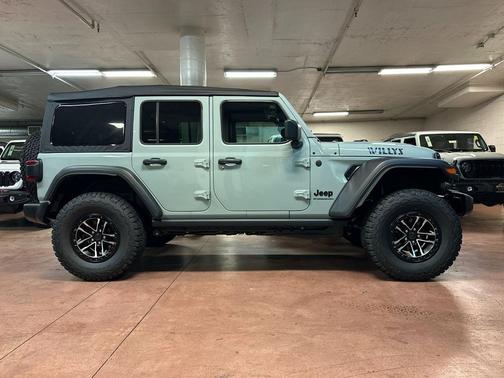 Earl Clearcoat 2026 Jeep Wrangler Willys