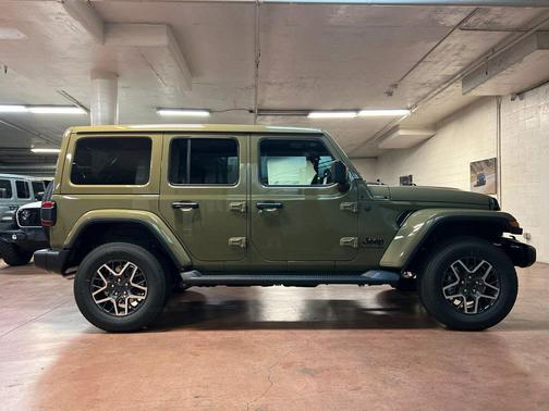 2026 Jeep Wrangler 4-Door Sahara 4x4