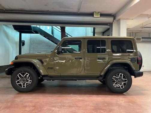 2026 Jeep Wrangler 4-Door Sahara 4x4
