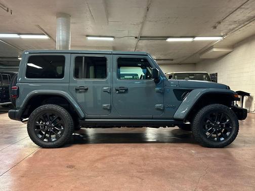 2025 Jeep Wrangler 4xe Sahara
