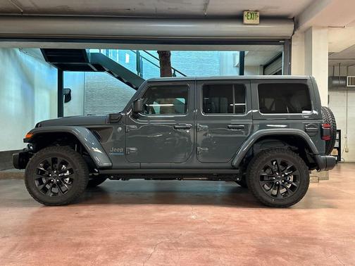 2025 Jeep Wrangler 4xe Sahara