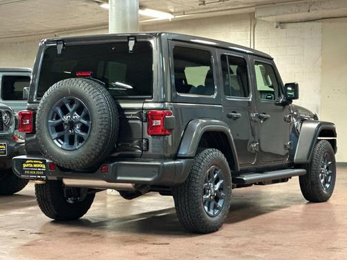 Granite Crystal Metallic Clearcoat 2026 Jeep Wrangler 85th Anniversary