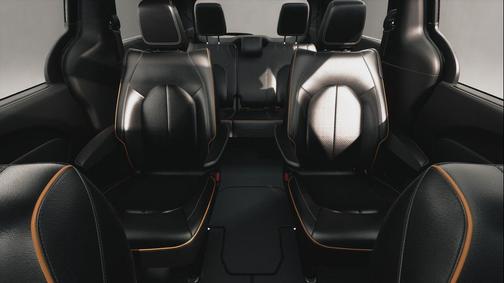 Diamond 2027 Chrysler Pacifica Limited