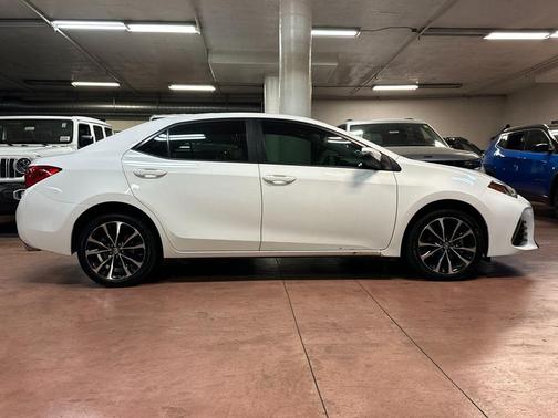 Super White 2019 Toyota Corolla SE