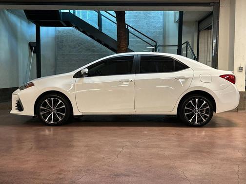 Super White 2019 Toyota Corolla SE