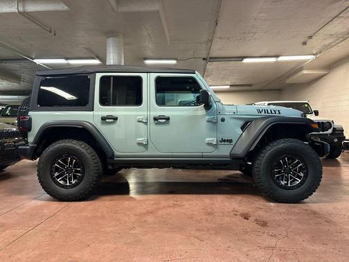 Earl Clearcoat 2026 Jeep Wrangler Willys