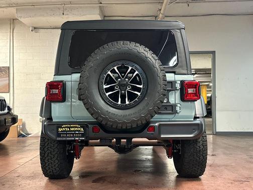 Earl Clearcoat 2026 Jeep Wrangler Willys