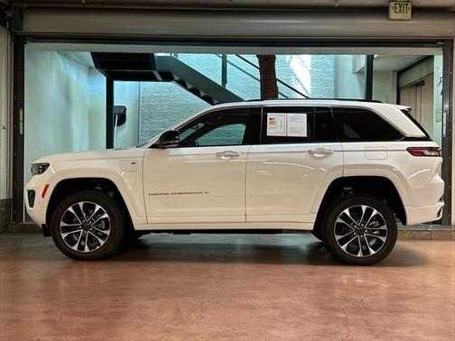 2023 Jeep Grand Cherokee 4xe Overland