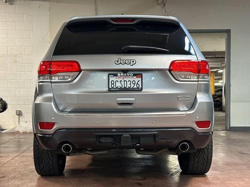 Billet Silver Metallic Clearcoat 2018 Jeep Grand Cherokee Sterling Edition
