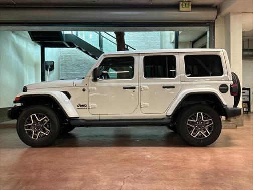 2025 Jeep Wrangler 4-Door Sahara 4x4