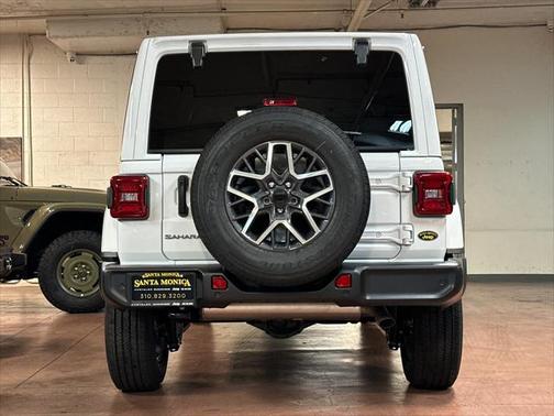 2025 Jeep Wrangler 4-Door Sahara 4x4