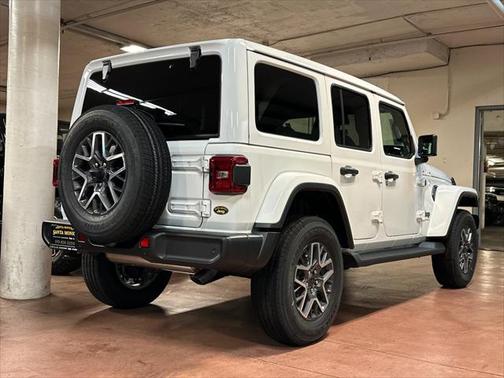 2025 Jeep Wrangler 4-Door Sahara 4x4