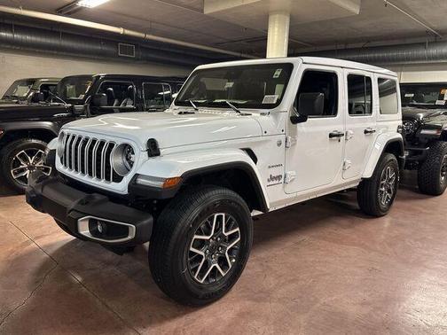 Bright White Clearcoat 2024 Jeep Wrangler 4-Door Sahara 4x4 SUV