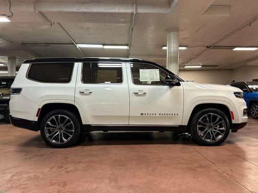 Bright White Clearcoat 2023 Jeep Grand Wagoneer Series III 4x4