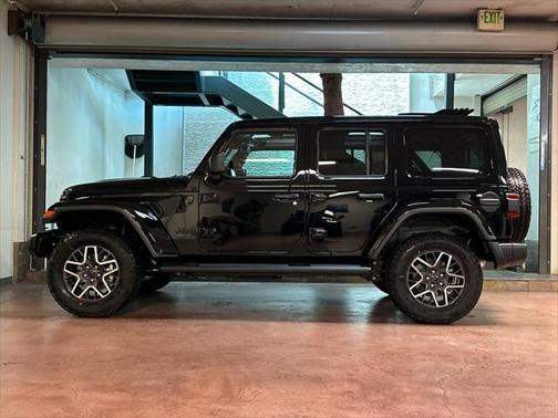 2025 Jeep Wrangler 4-Door Sahara 4x4