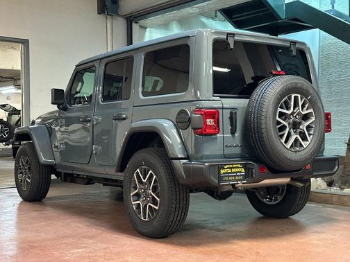 2026 Jeep Wrangler 4-Door Sahara 4x4