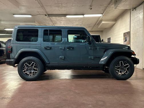 2026 Jeep Wrangler 4-Door Sahara 4x4
