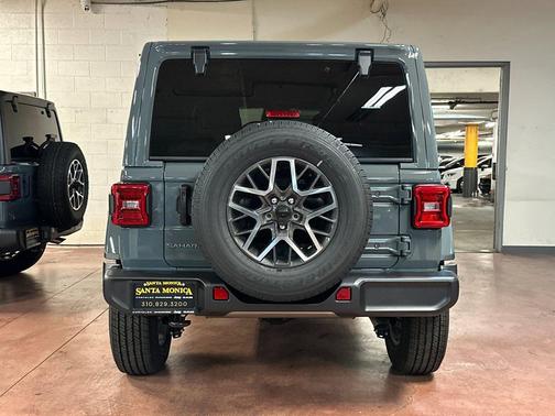 2026 Jeep Wrangler 4-Door Sahara 4x4