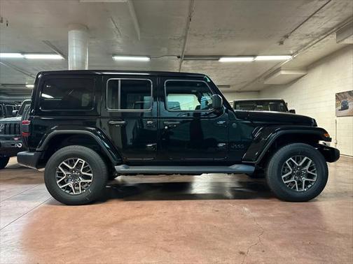 2025 Jeep Wrangler 4-Door Sahara 4x4