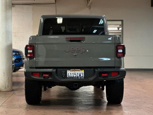 Sting-Gray Clearcoat 2023 Jeep Gladiator Rubicon