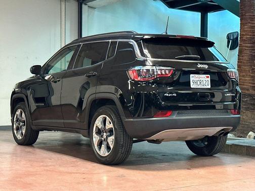 Diamond Black Crystal Pearlcoat 2021 Jeep Compass Limited