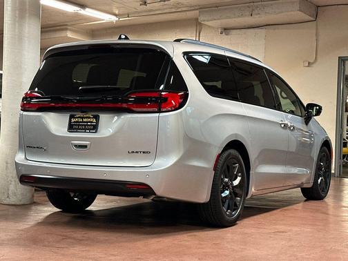 2026 Chrysler Pacifica Limited