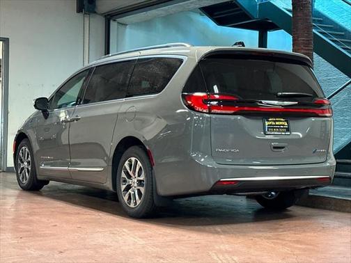 2025 Chrysler Pacifica L