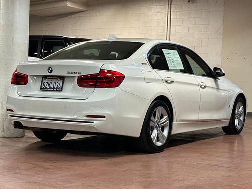 2018 BMW 330e iPerformance