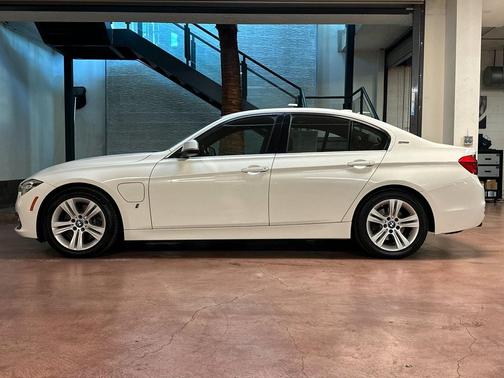 2018 BMW 330e iPerformance