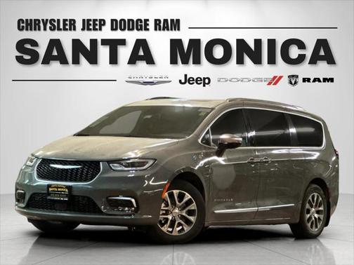 2025 Chrysler Pacifica L
