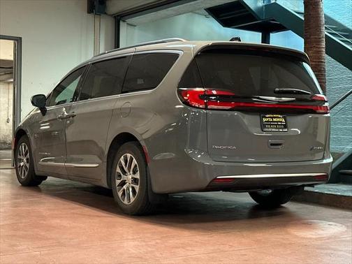 2025 Chrysler Pacifica L