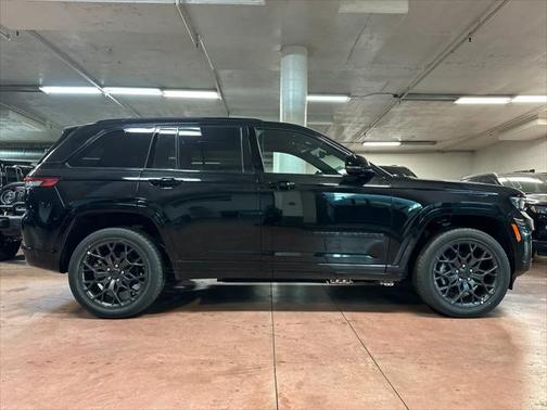 2025 Jeep Grand Cherokee 4xe Summit Reserve