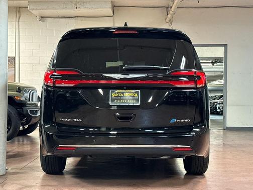 2026 Chrysler Pacifica L