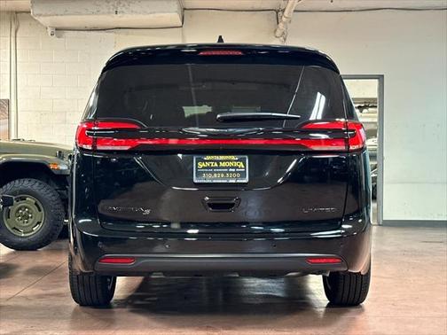 2025 Chrysler Pacifica Limited