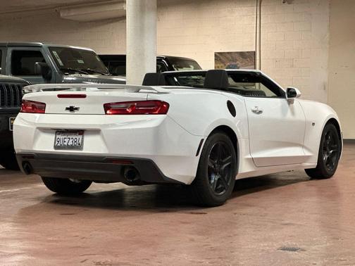 Summit White 2017 Chevrolet Camaro 1LT
