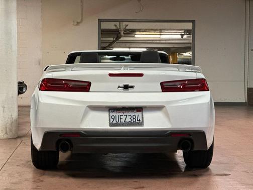 Summit White 2017 Chevrolet Camaro 1LT