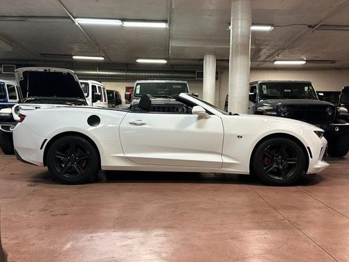 Summit White 2017 Chevrolet Camaro 1LT