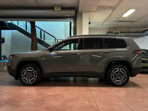 Sting-Gray Clearcoat 2026 Jeep Cherokee Limited