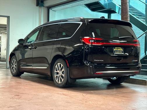 2025 Chrysler Pacifica L