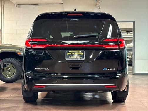 2025 Chrysler Pacifica L