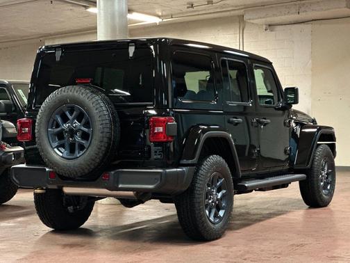 Black Clearcoat 2026 Jeep Wrangler 85th Anniversary