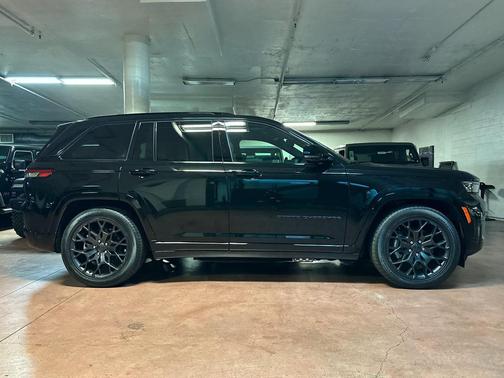 2025 Jeep Grand Cherokee 4xe Summit Reserve