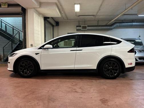 Pearl White Multi-Coat 2024 Tesla Model X Long Range