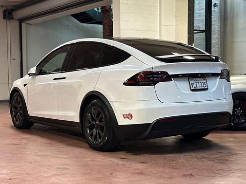 Pearl White Multi-Coat 2024 Tesla Model X Long Range