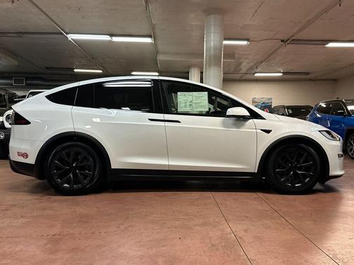 Pearl White Multi-Coat 2024 Tesla Model X Long Range