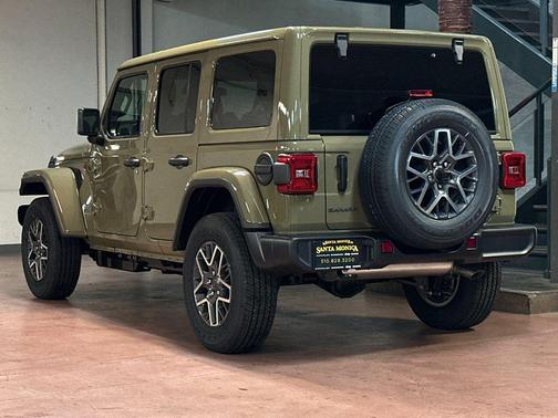 2026 Jeep Wrangler 4-Door Sahara 4x4