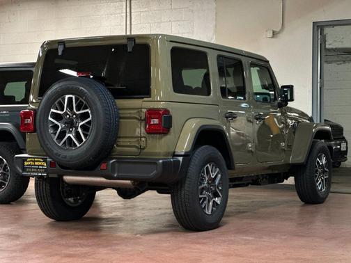2026 Jeep Wrangler 4-Door Sahara 4x4