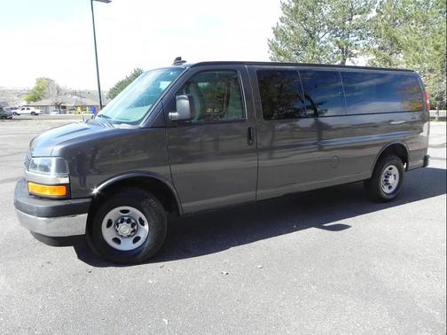 2017 Chevrolet Express 3500 LT